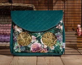 Closed hay rack for a rabbits, guinea pigs and chinchillas