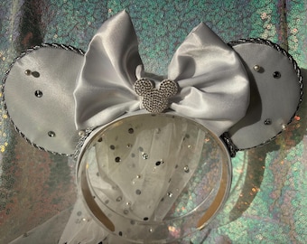 Orejas de novia con diamantes de imitación y perlas