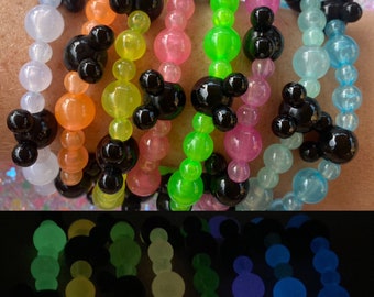 Pulseras de cuentas con forma de ratón que brillan en la oscuridad