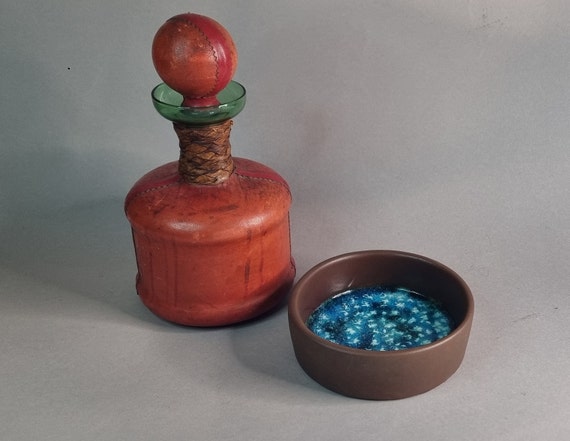 Ceramic bowl & carafe with leather cover | Glass art | Italy 70ies