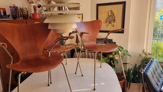 Arne Jacobsen | 7-seater armchair | 3207 | Manufacturer Fritz Hansen | Teak