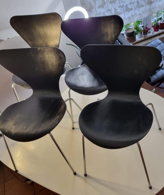 Arne Jacobsen | 7er | Hersteller Fritz Hansen | schwarz I Esche | 80er Jahre