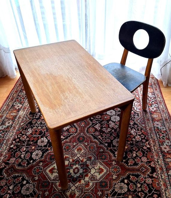 Børge Mogensen table with Hukit chair for children | Solid wood | 70s