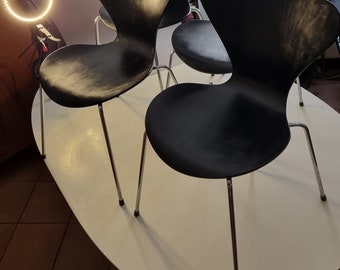 Arne Jacobsen | 7 stacking chair | 3107 | Manufacturer Fritz Hansen | black