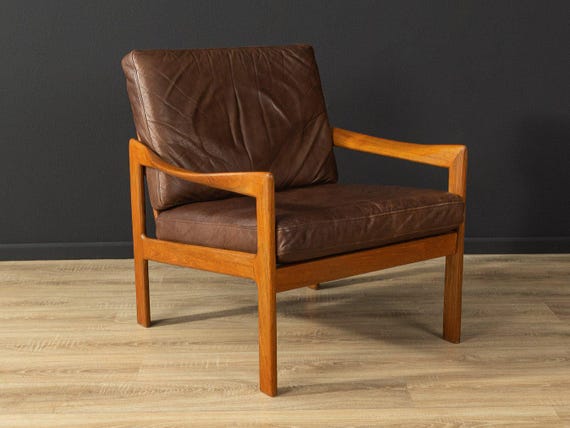 Illum Wikkelso armchair for Niels Eilersen | Danish Design 60ies | Scandinavian interior design | Olive green leather