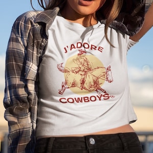 J&#39;adore Cowboys Crop Top, I Love Cowboys Shirt, Trendy Y2K Cropped Shirt, Cute Cowboy Baby Tee, Iconic Crop Top, Retro Vintage Y2K 90s Tee