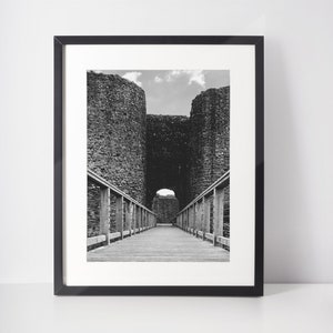 Impresión de fotografía contemporánea en blanco y negro de la ruina del castillo galés