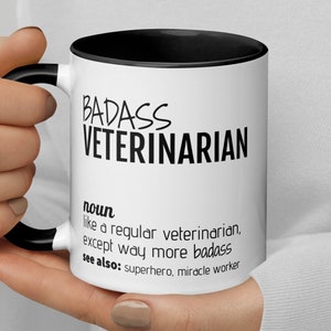 Mug définition vétérinaire badass, cadeau vétérinaire drôle, nouveau cadeau vétérinaire, cadeau d'anniversaire de remise des diplômes pour remerciements vétérinaire