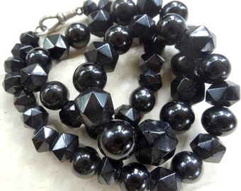 antique Victorian c. 1880 carved Whitby Jet round & facet cut bead necklace dog clip clasp -E69