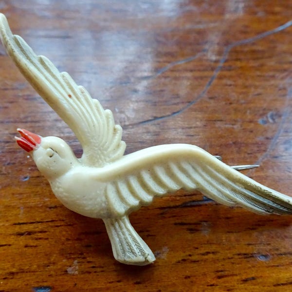antique art deco carved celluloid seagull bird cream brooch c pin -725