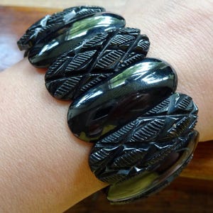 antique Victorian Whitby Jet fancy carved bead cuff bracelet mourning jewellery -F41