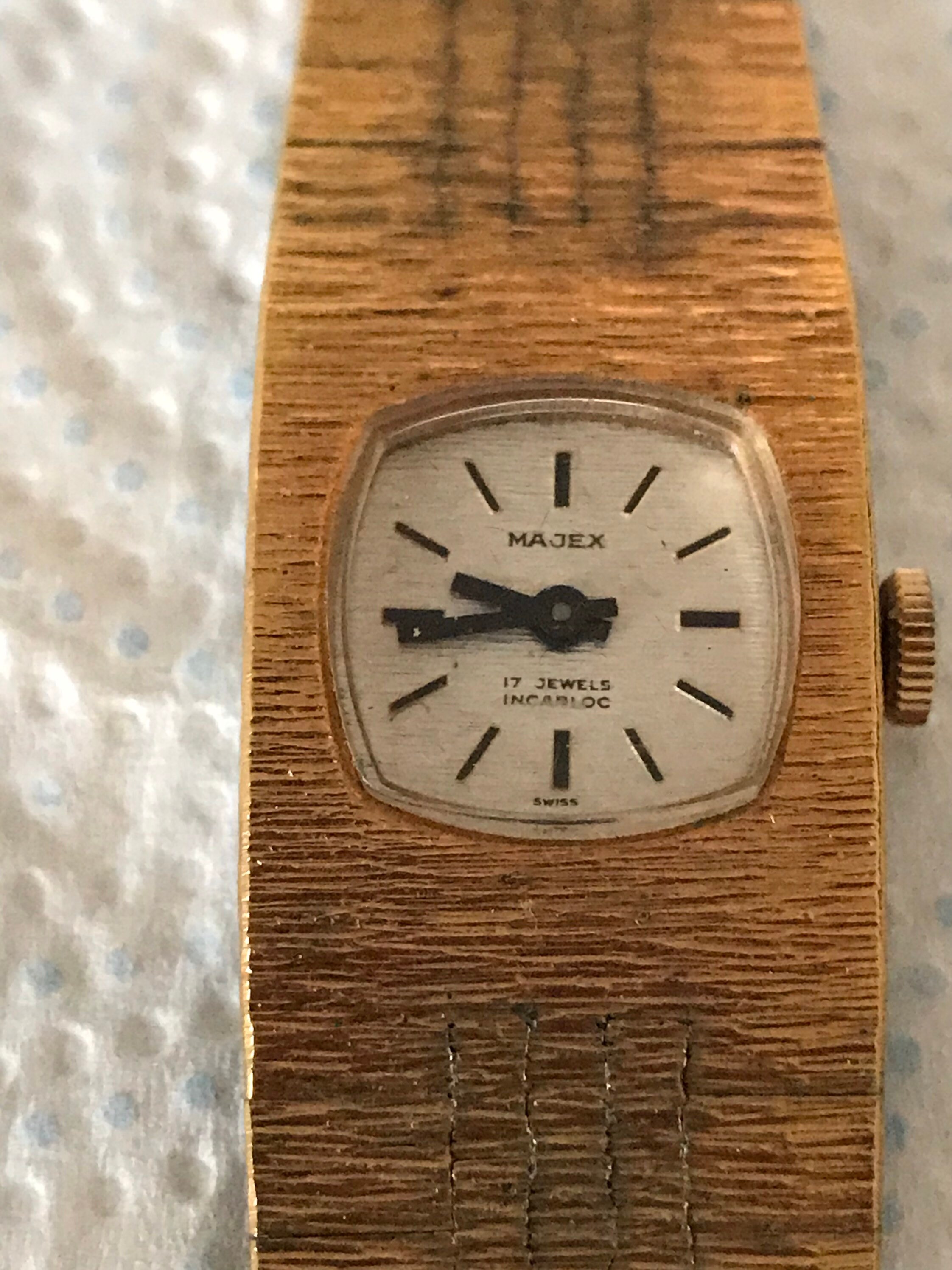 Majex ladies gold watch new arrivals