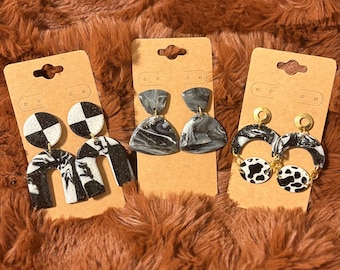 Pendientes de arcilla polimérica en blanco y negro y gris