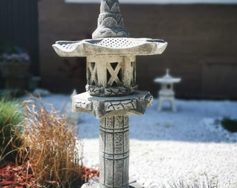 Asiatische Laterne Japanische Steinlaterne Yukimi auf Säule ca 60cm in Anthrazit patiniert Teich Garten Terrasse Koi Bonsai Dekoration