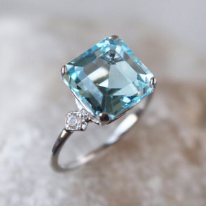 Anillo de compromiso talla asscher en oro y topacio azul con diamantes, Anillo oro 9k/18k, Anillo solitario Art Decó