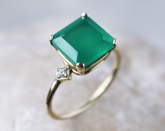 Green quartz solid gold engagement ring, 18k art deco solitaire ring, Natural gemstone and diamond bridal ring, Christmas gift, Gift for her