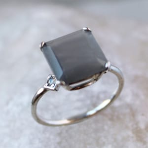 Solid gold solitaire moonstone engagement ring, Gray gemstone and diamond bridal ring, 18k gold art deco asscher cut ring, gift for her