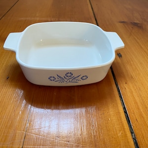 Corning Ware Baking Dish 1 Quart  7&quot;x 7&quot; x 2&quot; Cornflowers A1B - Vintage Home - Farmhouse