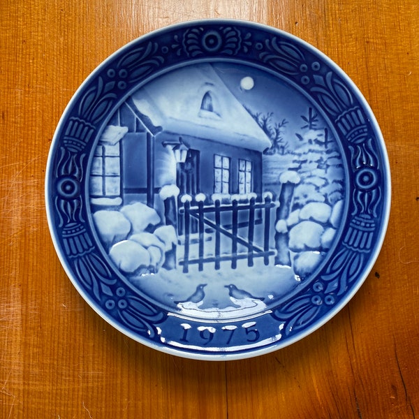 Vintage Georg Jensen Holiday 1975 Plate - 7" Wall Plate  - Danish Pottery - Blue and White Ceramic Wall Decor