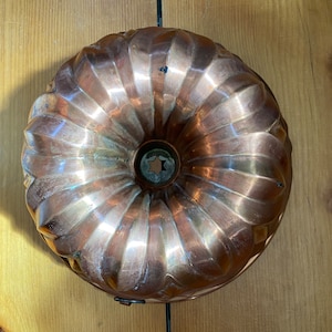 Vintage Wagner Germany Copper Bundt Pan - Vintage Home - Kitchen Decor