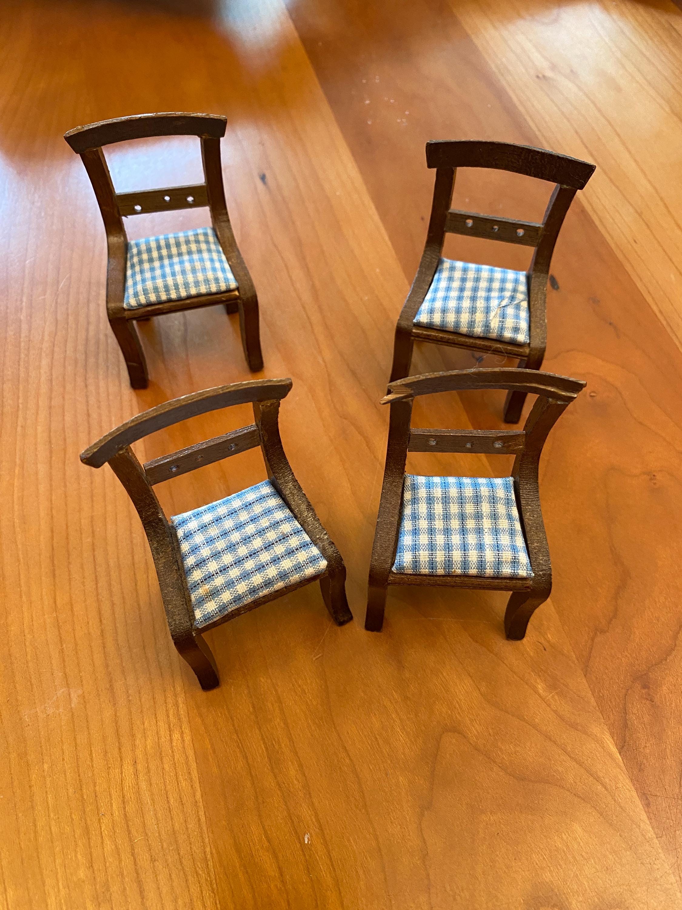 LOT DE MEUBLES miniatures vintages en bois pour maison de poupée EUR 22,00 - FR