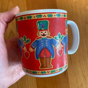 Tazza in ceramica vintage Russ con soldatini giocattolo - Made in Korea - Natale vintage - Riempitivo per calze