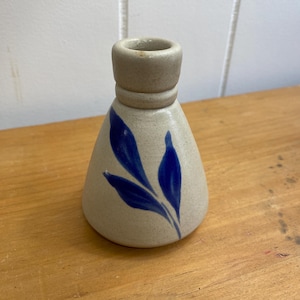 Williamsburg Pottery Bud Vase -  Stoneware Vase - Vintage Home