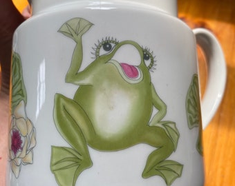 カエルシリーズ シグマジャパン ピッチャー/花瓶 カエルと睡蓮の葉付き