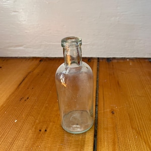 Frasco de boticario antiguo azul pálido - Jarrón de vidrio pequeño - Vidrio antiguo