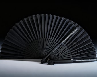 Personalizowane wachlarze z uchwytami, czarny wachlarz, wachlarze ślubne, prezenty dla gości, festiwal muzyczny, wachlarze składane, spersonalizowane wachlarze, wachlarze vintage, prezenty na quinceanerę