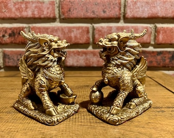2lb9oz Feng Shui Set of Two Golden Brass Chi Lin/Kylin Wealth Prosperity Statue Home Decor Attract Wealth and Good Luck Feng Shui Unicorn麒麟