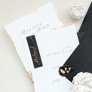 Personalisierte black&white Hochzeitseinladung, Einladungskarten, Blattgold, Kuvert liner, Illustration, Location Zeichnung