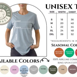 Puede incluir: Camiseta unisex azul claro con una tabla de tallas, opciones de color y el texto "UNISEX TEE". La camiseta est&aacute; hecha de 100% algod&oacute;n Airlume peinado y hilado en anillo. Los colores disponibles incluyen blanco, natural, lila y azul claro.