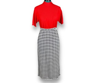 Vintage Houndstooth 1970s Jaeger Black and White Pencil Skirt Size 0 XXS 24" Waist Midi Length Rayon Silk Blend High Waisted Lined Timeless