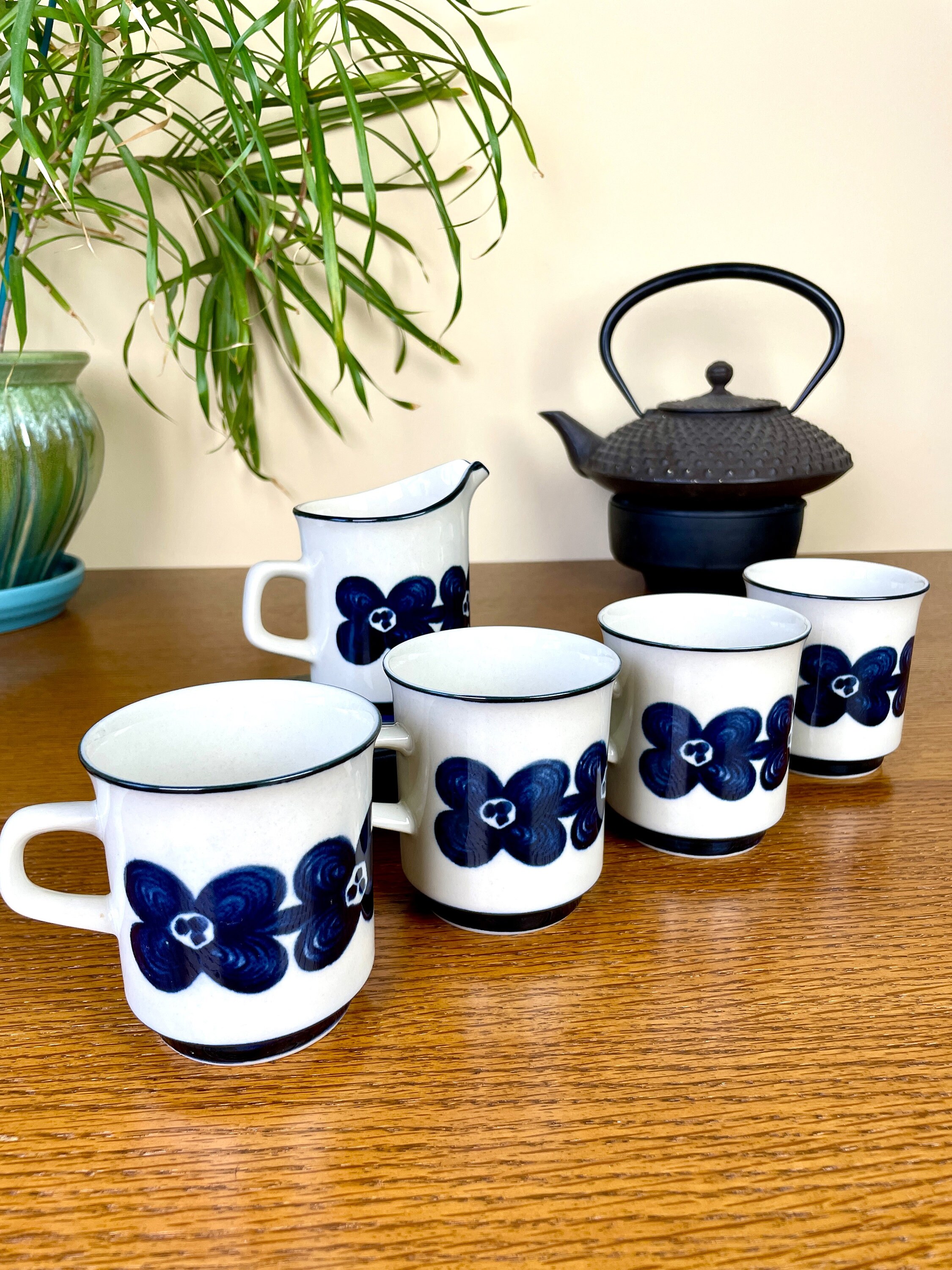 undefeated 陶器　花瓶 Amazon.com : SAFAVIEH Outdoor Collection Hendrick Antique