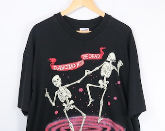Camiseta de la banda The Grateful Dead Dancing With The Dead / Vintage 1992, gráfico de esqueleto bailando, negra, camiseta Fashion-Victim / Halloween gótico
