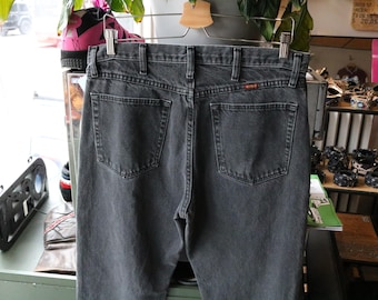 Calça jeans Rustler | Jeans vintage anos 90, lavagem preta, cinco bolsos, corte reto | Calça para o dia a dia