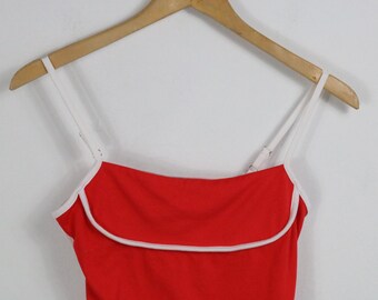 Camiseta de tirantes con ribete rojo / Top vintage de los 2000 con ribete blanco / Camiseta sin mangas para combinar con otras prendas