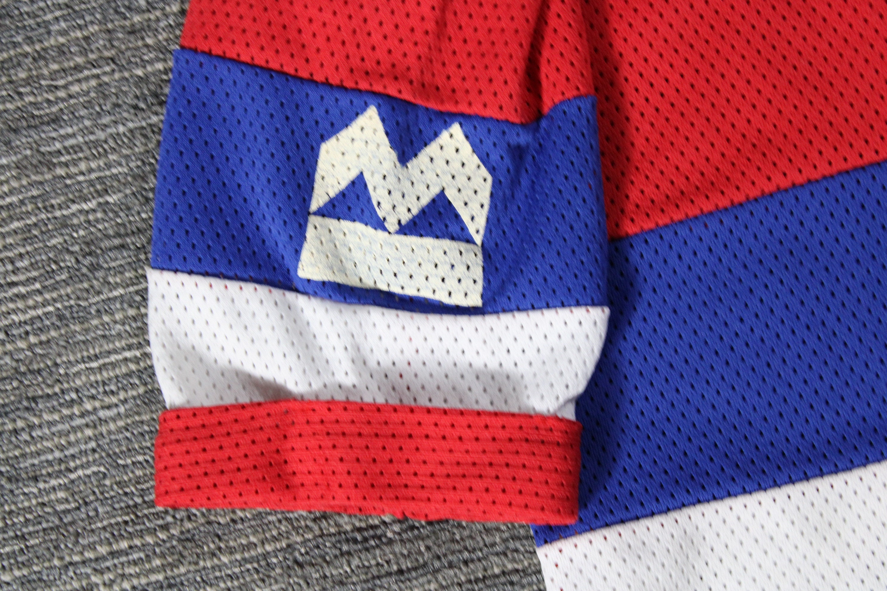 VintageByLocation Washington Capitals Hockey Jersey / 90s Vintage Stitched CCM NHL Sports Uniform / Doug Gilmour