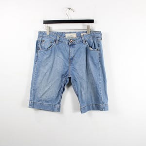 Levi&#39;s Jean Shorts | Baggy Vintage Y2k Denim Jorts | 2000s Hip-Hop Fashion / Streetwear Style Clothing