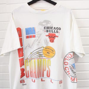 Salem Chicago Bulls T-Shirt | Vintage 1990s NBA World Champions Graphic Tee | Basketball Fan Collectible