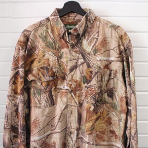 Remington Real-Tree Woodland Camo Button-Up Shirt | Vintage Outdoor Hunting Shirt | Camouflage Long Sleeve Top