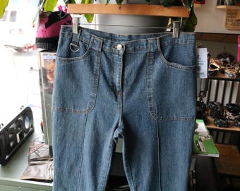 Calça jeans b.u.m. Equipment | Jeans azul lavagem média vintage anos 2000 com passadores de cinto em D e bolsos frontais aplicados | Calça flare para o dia a dia