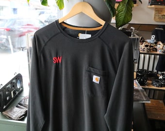 Camiseta Carhartt con bolsillo / Camiseta vintage de los 2000, negra, de corte relajado con bordado SW / Top de estilo urbano y ropa de trabajo