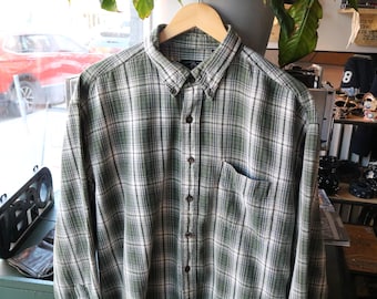 Camisa abotonada American Eagle Outfitters / Franela a cuadros verde vintage de los años 2000 con bolsillo en el pecho / Ropa informal para superponer capas