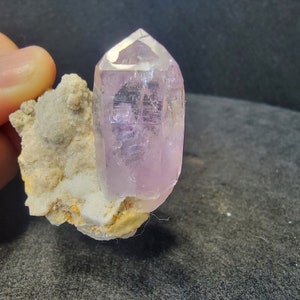 Amethyst - Vera Cruz Mexico - Choice Single Crystal on matrix with fatastic etching - 31 x 16 x 14 mm