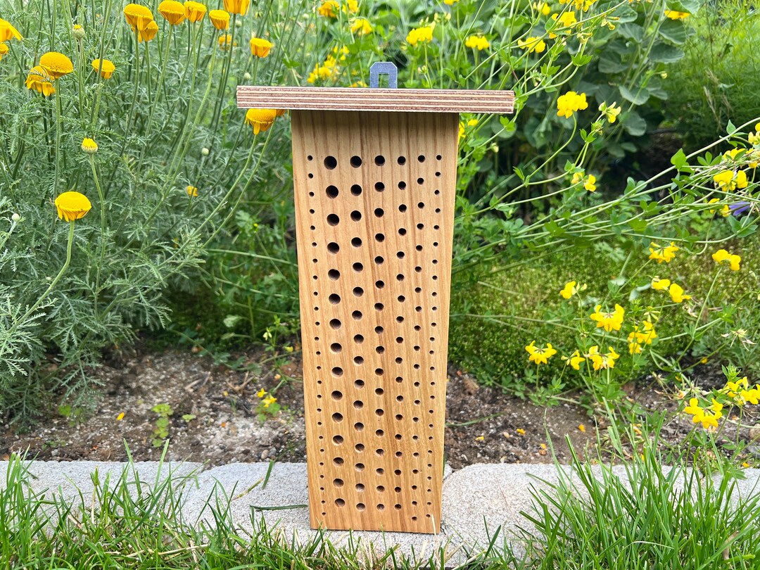 Bee Hotel - Pine Wood, Weatherproof, Untreated - Nesting Aid For Wild Bees Metal Roof Pre Assembled