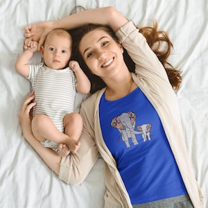 Mother & Baby Elephant T-Shirt: Women&#39;s Wildlife Graphic Tee