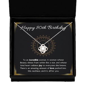 Feliz aniversário de 80 anos, presente de joia para mulher fazendo 80 anos, colar com cartão de mensagem, colar de presente de 80 anos para irmã, amiga, esposa, mãe...