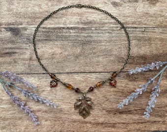 Collier de feuilles d'érable scintillant Whimsigoth en bronze | Gobelincore | Cottagecore |